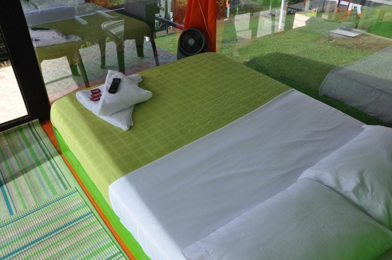 Hotel Glamping - Calochorno Alcalá Esterno foto