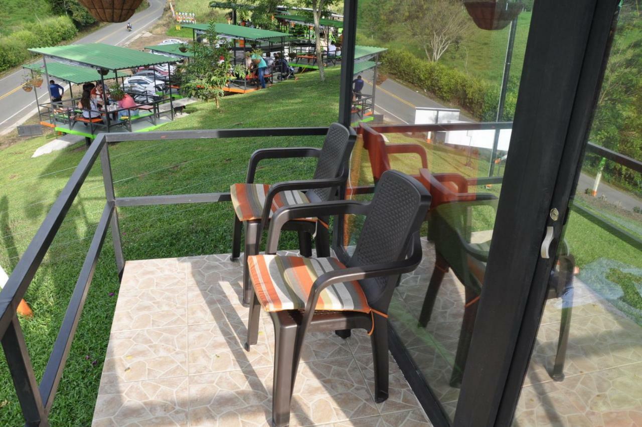 Hotel Glamping - Calochorno Alcalá Esterno foto